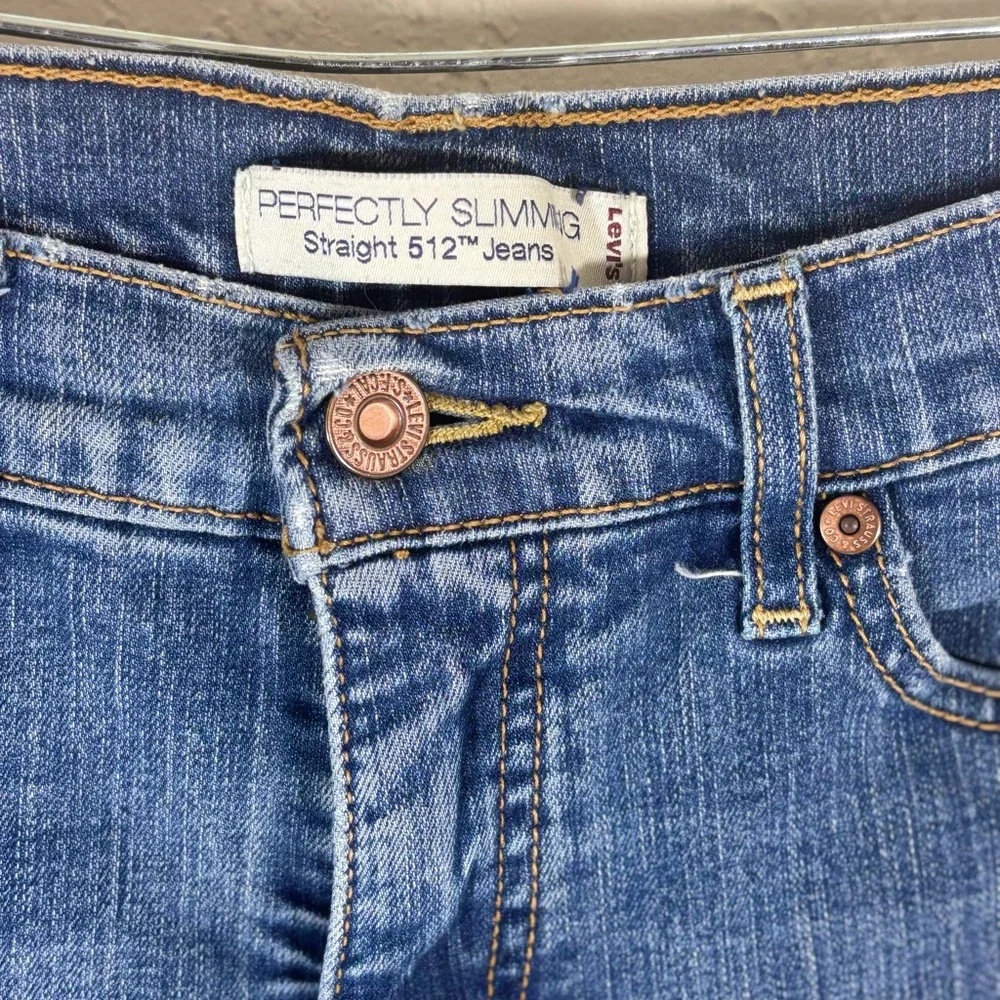 Levi's Classic Straight Leg Denim Jeans - Picture 2 of 5